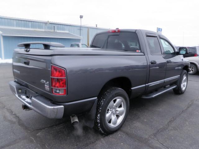 Dodge Ram Pickup 2003 photo 2