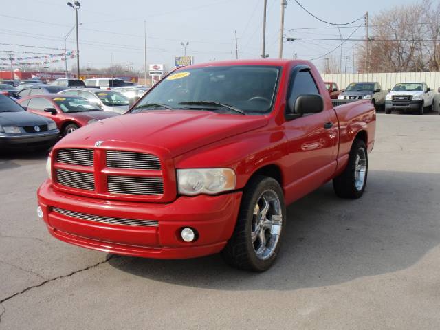 Dodge Ram Pickup 2003 photo 1