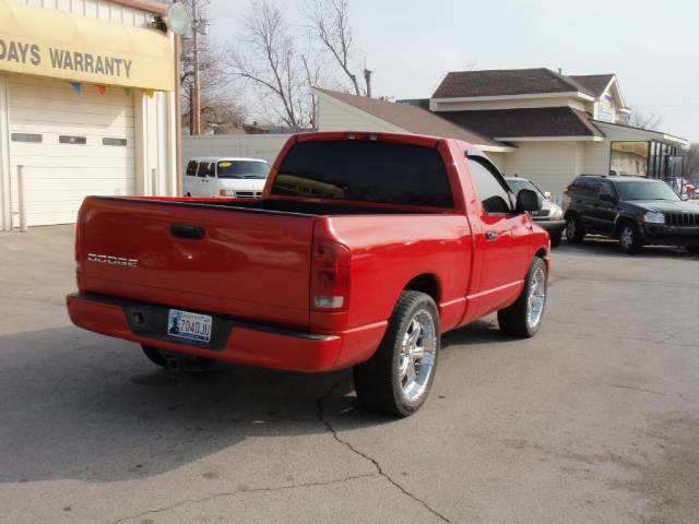 Dodge Ram Pickup 2003 photo 2