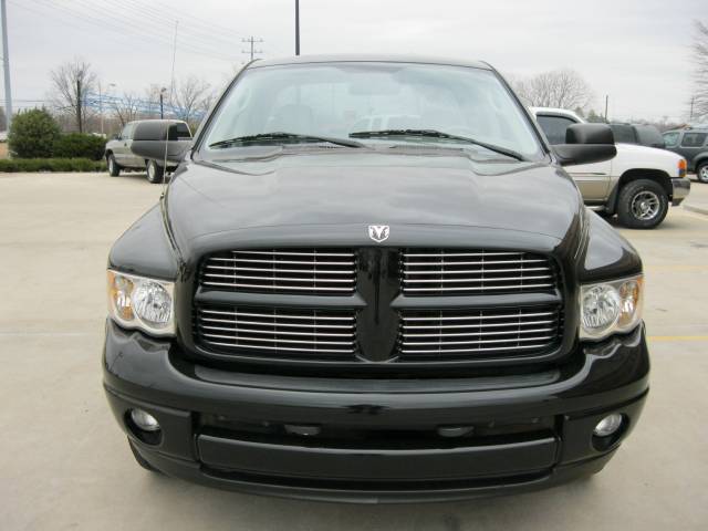 Dodge Ram Pickup 2003 photo 4