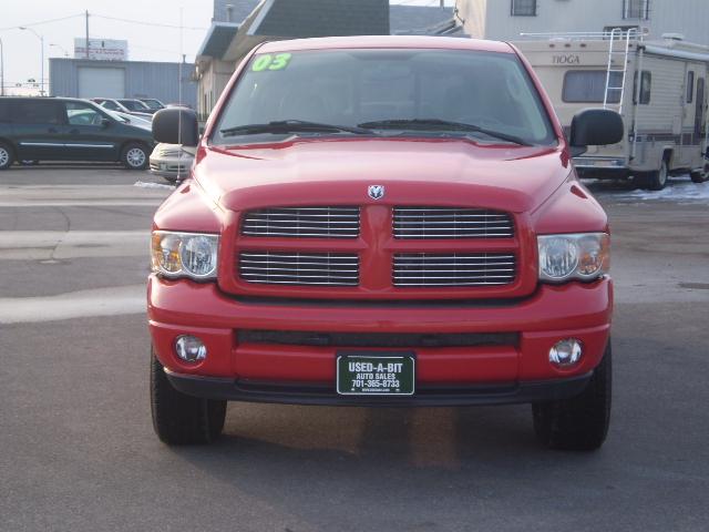 Dodge Ram Pickup 2003 photo 2