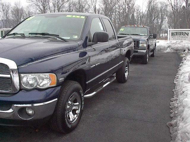 Dodge Ram Pickup 2003 photo 2