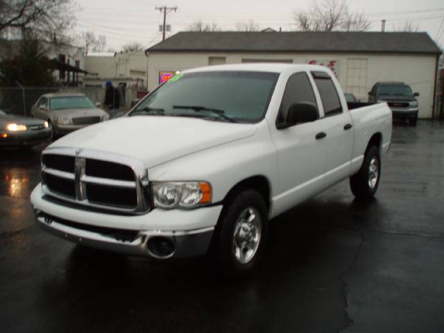 Dodge Ram Pickup 2003 photo 2