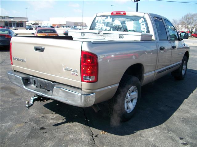 Dodge Ram Pickup 2003 photo 2