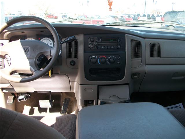 Dodge Ram Pickup 2003 photo 5