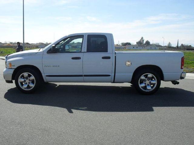 Dodge Ram Pickup 2003 photo 3