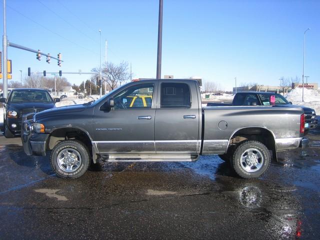 Dodge Ram Pickup 2003 photo 3