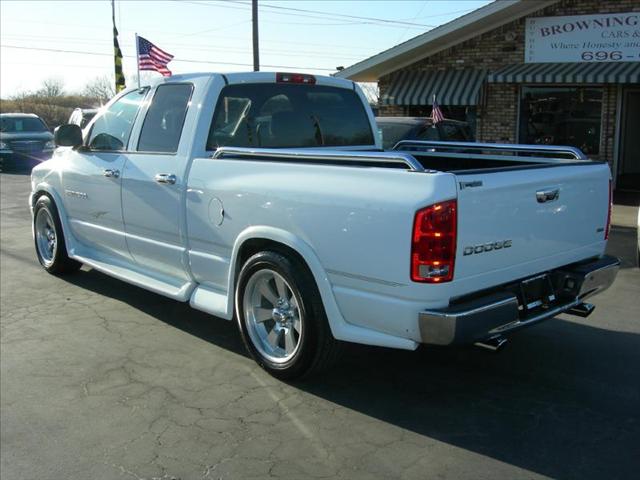 Dodge Ram Pickup 2003 photo 2