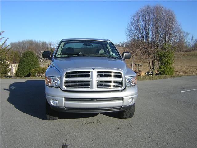 Dodge Ram Pickup 2003 photo 1