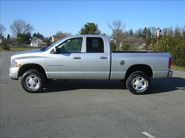 Dodge Ram Pickup 2003 photo 3