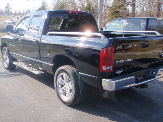 Dodge Ram Pickup 2003 photo 1