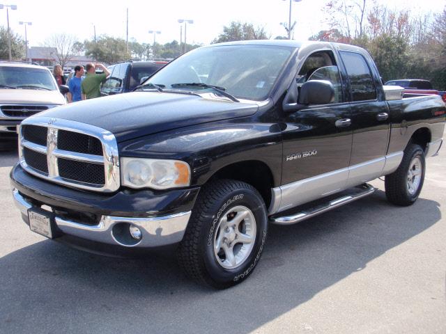 Dodge Ram Pickup 2003 photo 2