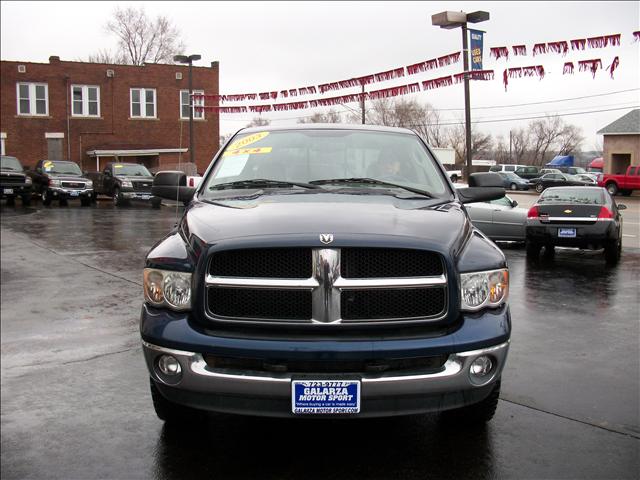 Dodge Ram Pickup 2003 photo 2