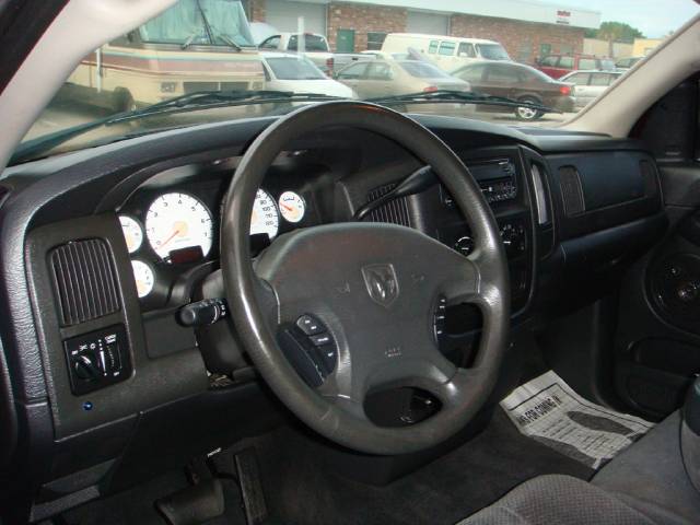 Dodge Ram Pickup 2003 photo 3