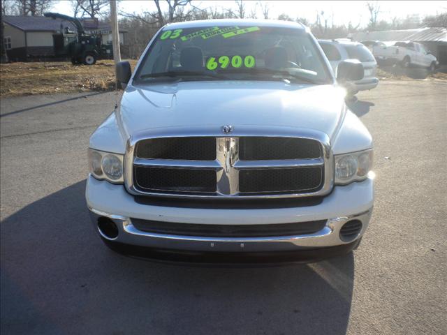 Dodge Ram Pickup 2003 photo 1