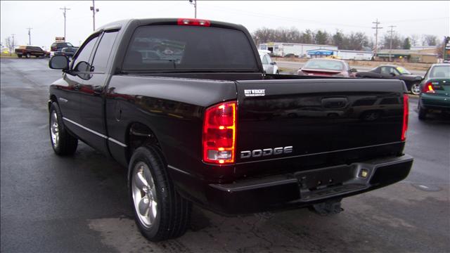 Dodge Ram Pickup 2003 photo 1