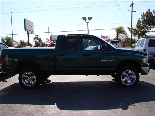 Dodge Ram Pickup 2003 photo 2