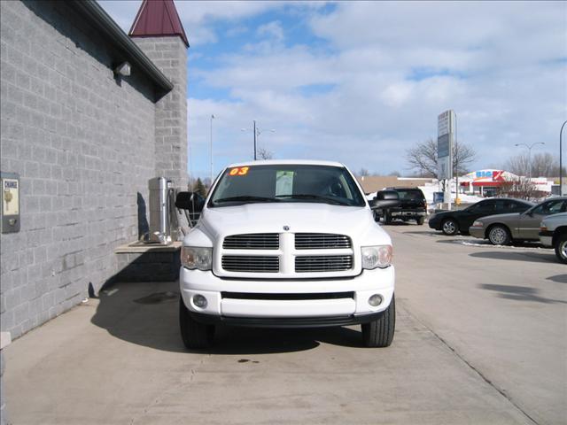 Dodge Ram Pickup 2003 photo 2