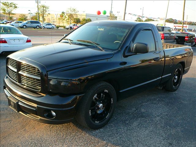 Dodge Ram Pickup 2003 photo 1