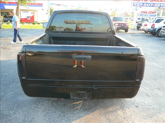 Dodge Ram Pickup 2003 photo 4