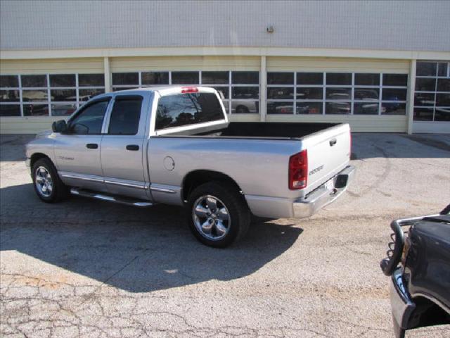 Dodge Ram Pickup 2003 photo 2