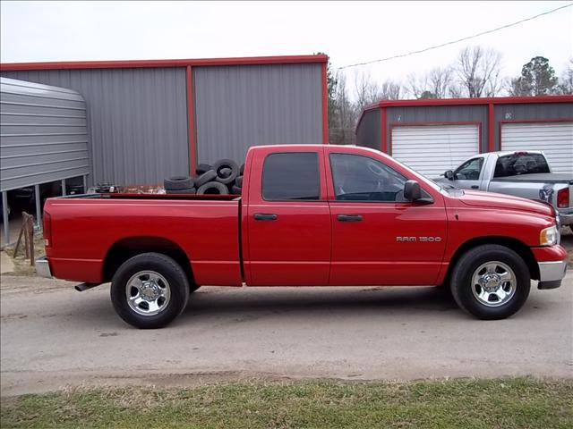 Dodge Ram Pickup 2003 photo 2