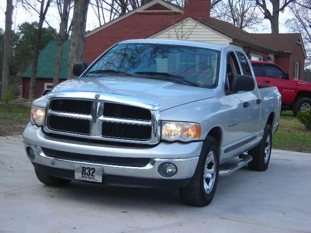 Dodge Ram Pickup 2003 photo 2