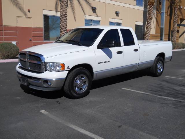 Dodge Ram Pickup 2003 photo 2