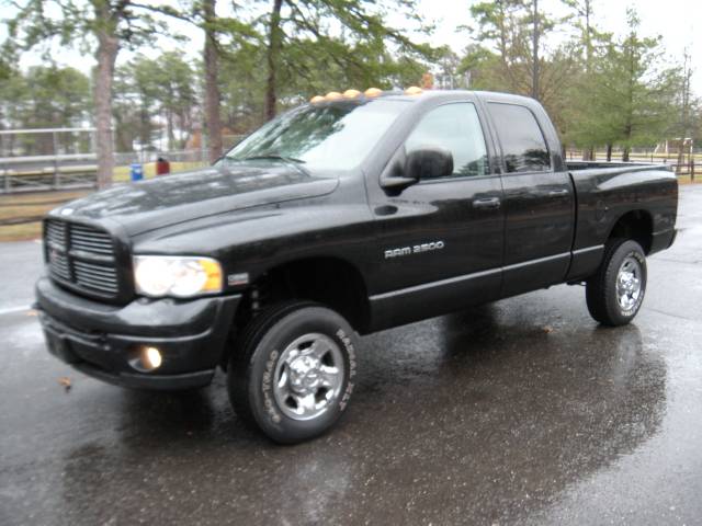 Dodge Ram Pickup 2003 photo 1