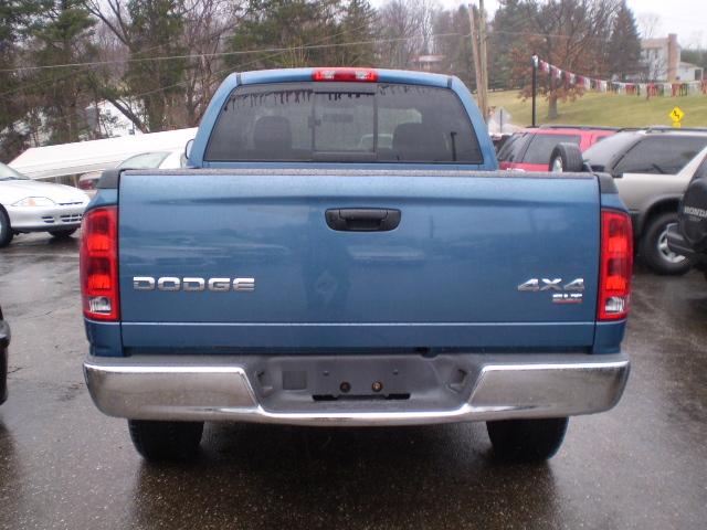 Dodge Ram Pickup 2003 photo 2