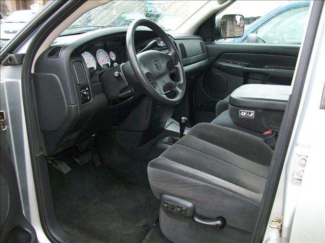 Dodge Ram Pickup 2003 photo 4