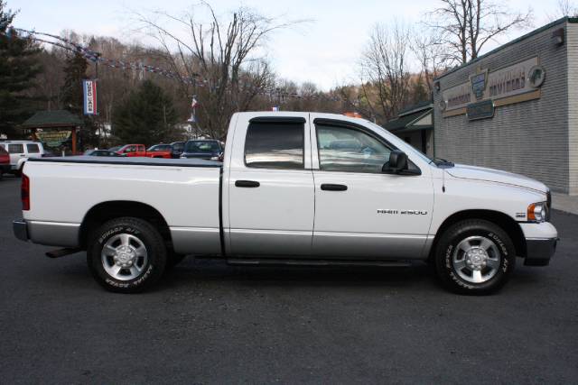 Dodge Ram Pickup 2003 photo 1