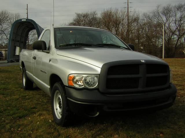 Dodge Ram Pickup 2003 photo 2