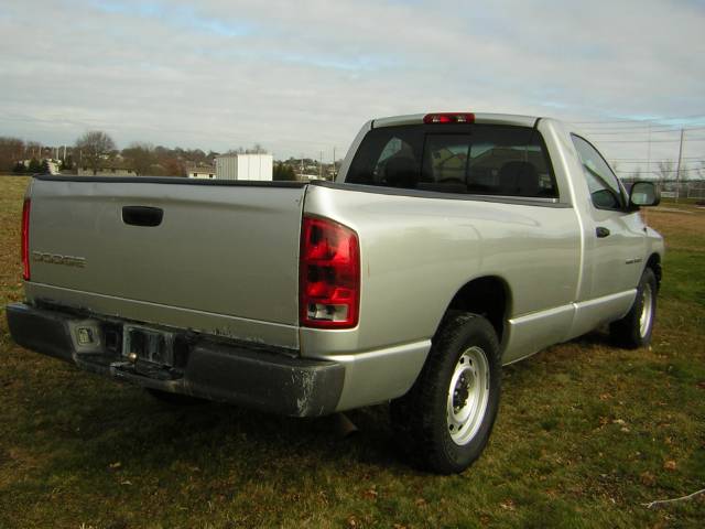 Dodge Ram Pickup 2003 photo 3