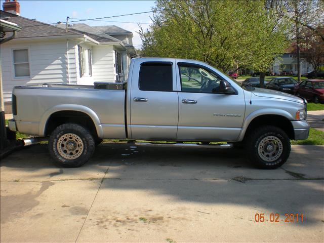 Dodge Ram Pickup SLT Crew Cab Pickup