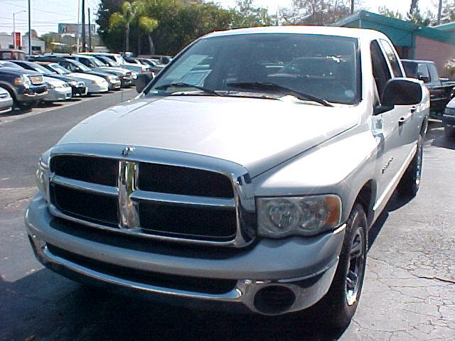 Dodge Ram Pickup 2003 photo 2