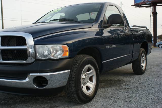 Dodge Ram Pickup 2003 photo 2