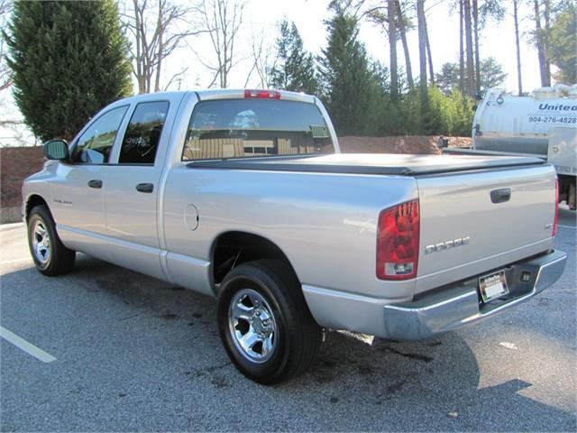 Dodge Ram Pickup 2004 photo 2