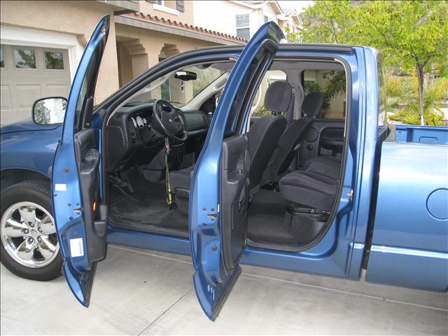 Dodge Ram Pickup 2004 photo 1