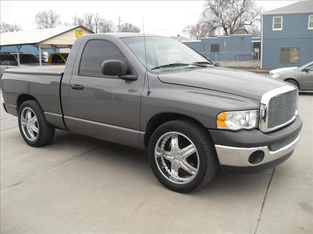 Dodge Ram Pickup 2004 photo 1