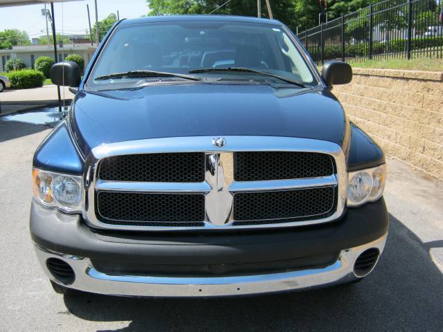 Dodge Ram Pickup 2004 photo 2