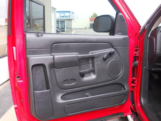 Dodge Ram Pickup 2004 photo 3