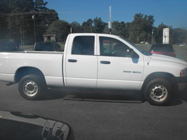 Dodge Ram Pickup 2004 photo 2