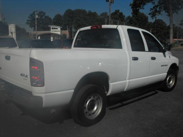 Dodge Ram Pickup 2004 photo 3