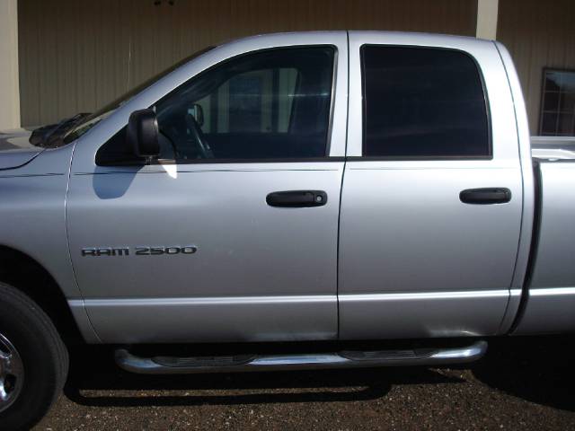 Dodge Ram Pickup 2004 photo 2