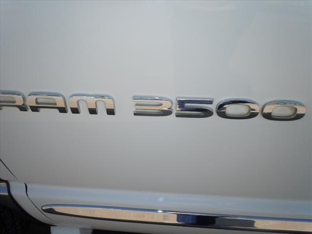 Dodge Ram Pickup 2004 photo 3