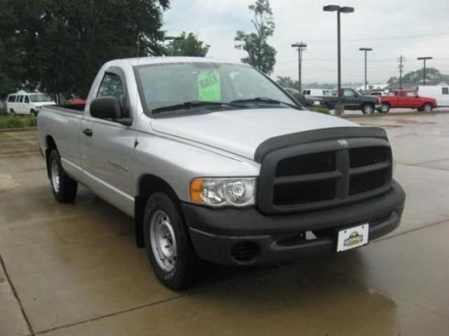 Dodge Ram Pickup 2004 photo 2