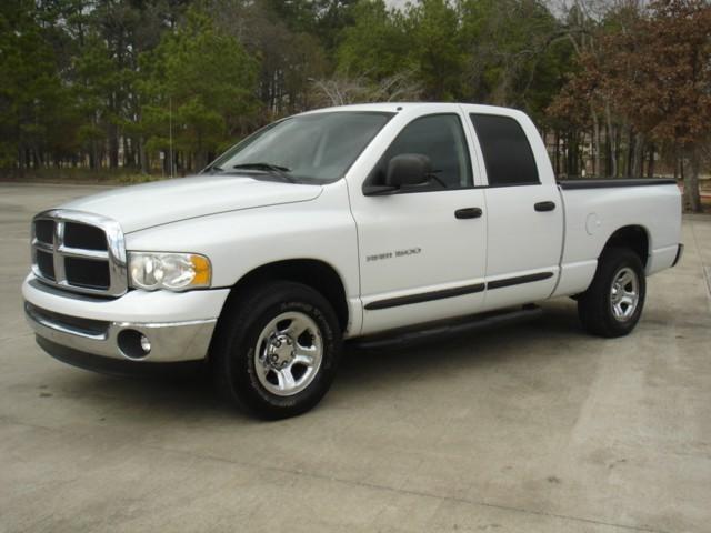 Dodge Ram Pickup 2004 photo 2