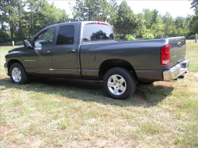 Dodge Ram Pickup 2004 photo 3