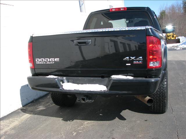 Dodge Ram Pickup 2004 photo 2